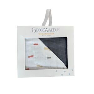 GooseWaddle Bamboo Muslin Quilted Blanket 47x47 Inches Gray Geometric Print